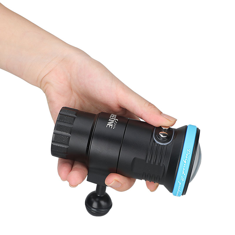 WEEFINE SolarFlare 4500 WF102  - Underwater Flashlight recensione e prezzo